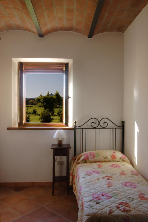 קסטנייטו קרדוצ'י Agriturismo Quattro Pini מראה חיצוני תמונה