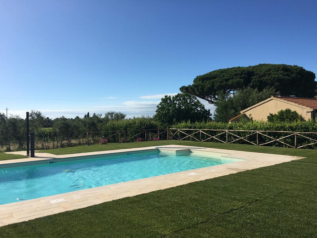 קסטנייטו קרדוצ'י Agriturismo Quattro Pini מראה חיצוני תמונה
